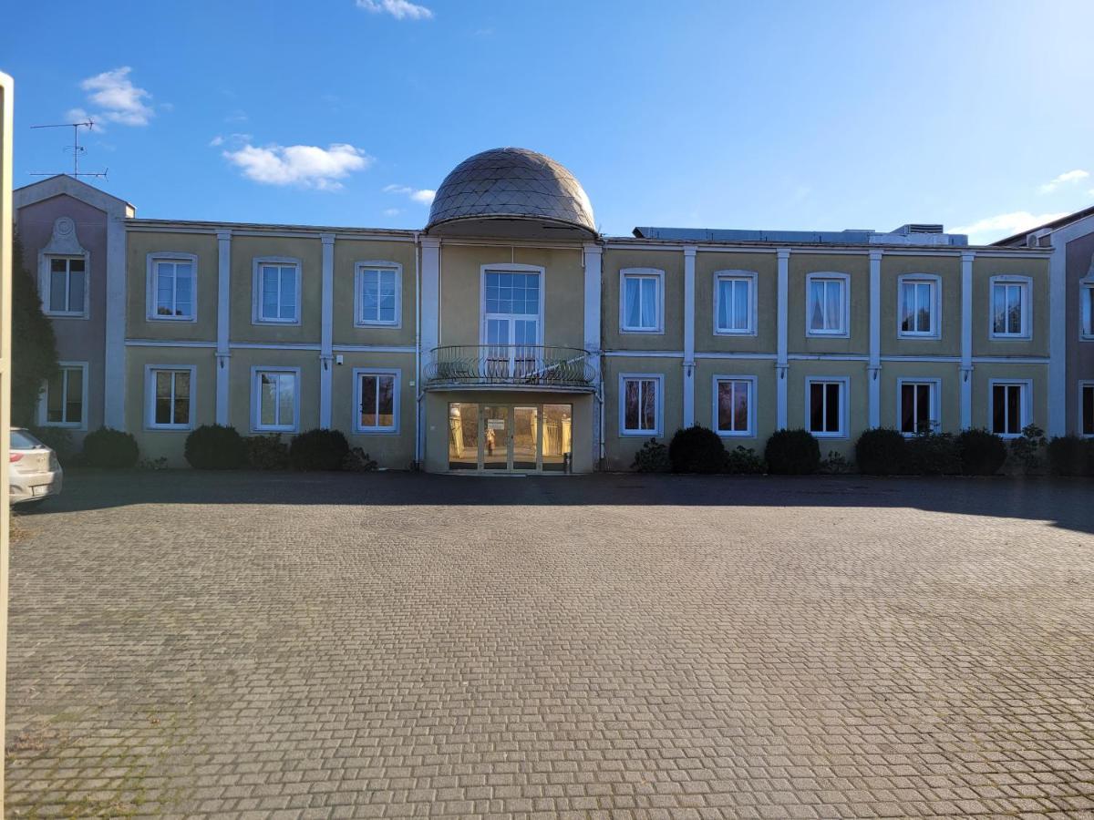 Dworek Sobieskiego Skierniewice Bagian luar foto